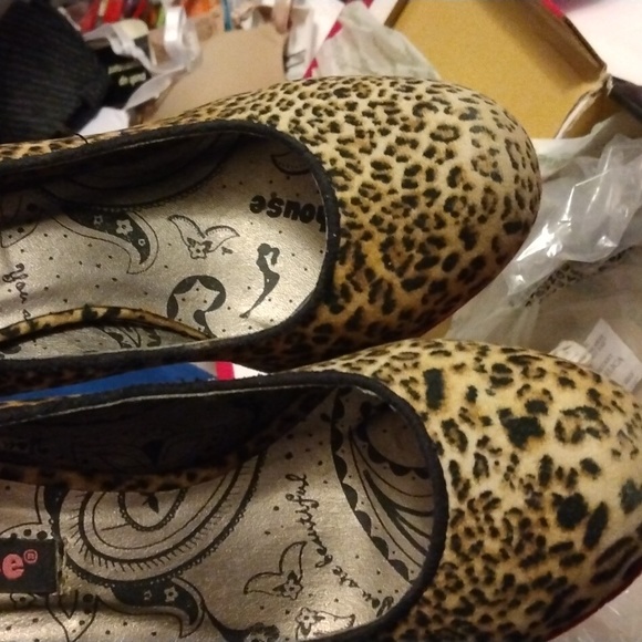 DOLLHOUSE SIZE 5.5 LEOPARD PRINT PUMP - Picture 7 of 17